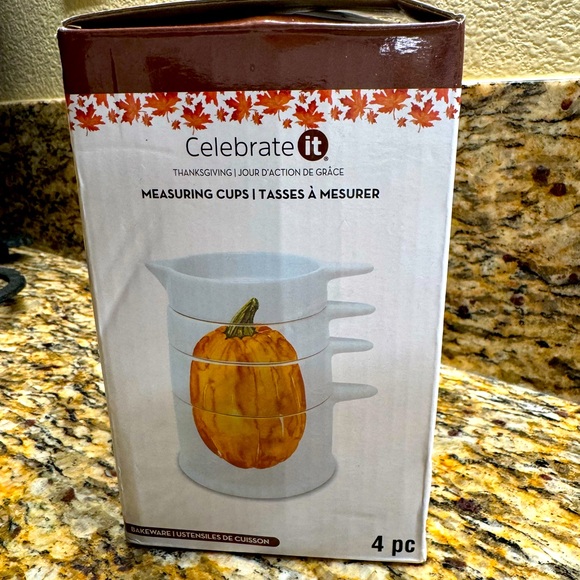 Set of (4) Stacking Measuring Cups - Fall, Thanksgiving, Pumpkin Theme - Ceramic - Picture 11 of 12